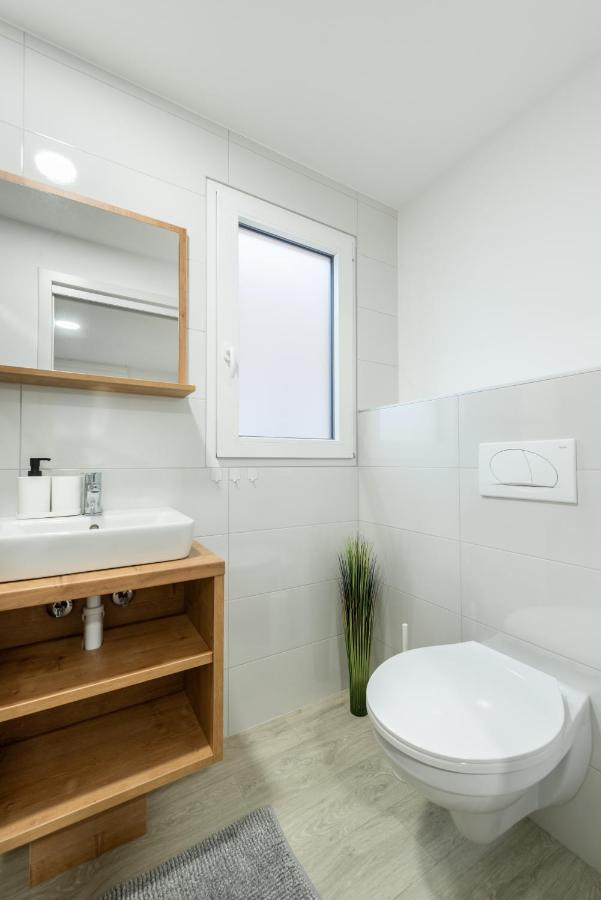 Luxury Mobile Home Pretty Green - Premium - Oaza Mira Resort -50 M From The Beach Drage Exterior photo